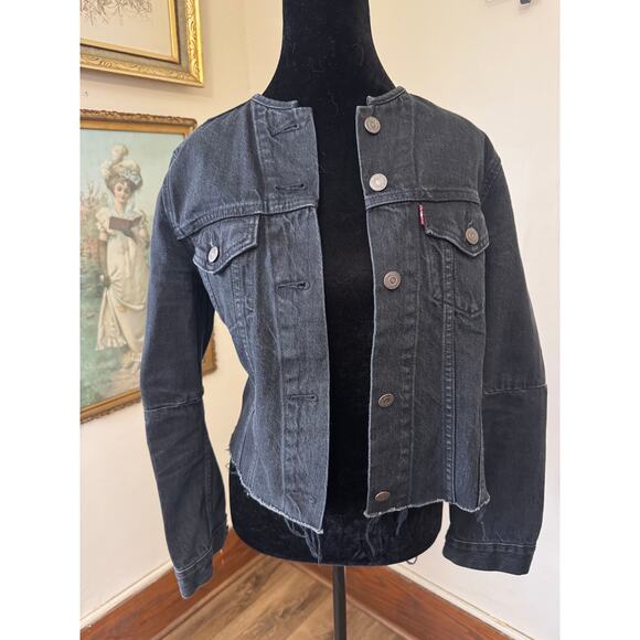 Levi's Jackets & Blazers - Levi’s Altered Trucker Black Cropped Denim Jacket Raw Hem Women’s Small
